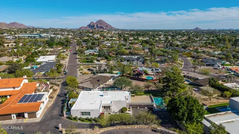 View/Area - 2131 E Bethany Home Rd, Phoenix, AZ 85016 photo 8 of 14