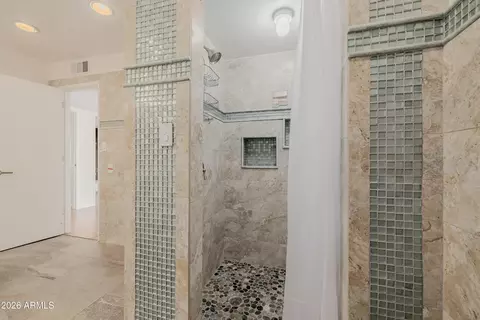Bath - 2131 E Bethany Home Rd, Phoenix, AZ 85016 photo 7 of 15