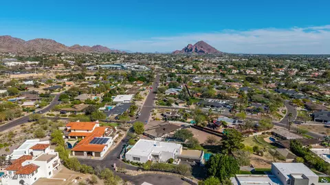 View/Area - 2131 E Bethany Home Rd, Phoenix, AZ 85016 photo 10 of 14