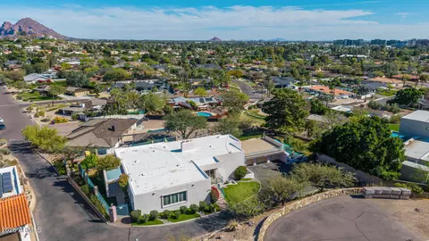 View/Area - 2131 E Bethany Home Rd, Phoenix, AZ 85016 photo 1 of 14
