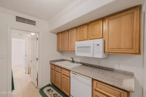 Kitchen - 2131 E Bethany Home Rd, Phoenix, AZ 85016 photo 10 of 10