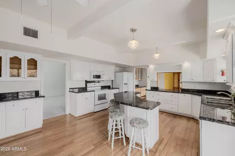 Kitchen - 2131 E Bethany Home Rd, Phoenix, AZ 85016 photo 2 of 10