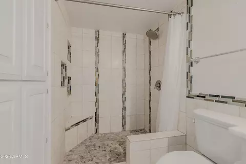 Bath - 2131 E Bethany Home Rd, Phoenix, AZ 85016 photo 13 of 15
