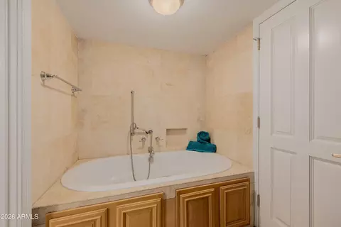 Bath - 2131 E Bethany Home Rd, Phoenix, AZ 85016 photo 12 of 15