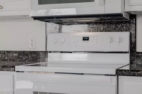 Kitchen - 2131 E Bethany Home Rd, Phoenix, AZ 85016 photo 7 of 10