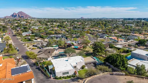 View/Area - 2131 E Bethany Home Rd, Phoenix, AZ 85016 photo 9 of 14
