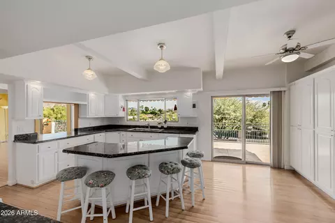Kitchen - 2131 E Bethany Home Rd, Phoenix, AZ 85016 photo 3 of 10