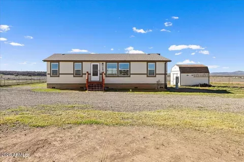 325 E Houston Rd, Paulden, AZ 86334
