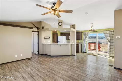 325 E Houston Rd, Paulden, AZ 86334 photo 5
