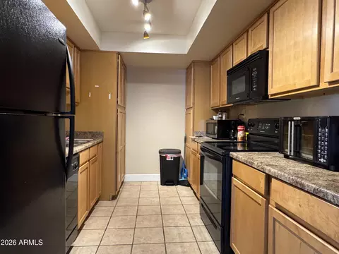 Kitchen - 3825 E Camelback Rd #276, Phoenix, AZ 85018 photo 2 of 2
