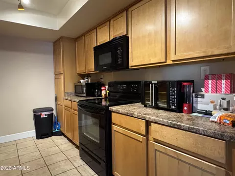 Kitchen - 3825 E Camelback Rd #276, Phoenix, AZ 85018 photo 1 of 2