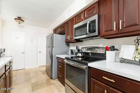 Kitchen - 3242 E Camelback Rd #104, Phoenix, AZ 85018 photo 2 of 3