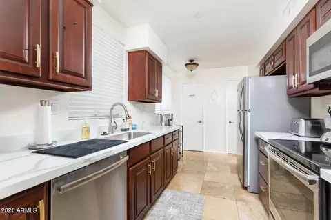 Kitchen - 3242 E Camelback Rd #104, Phoenix, AZ 85018 photo 3 of 3