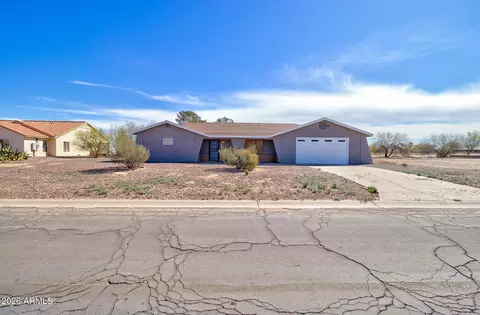 15047 S Moon Valley Rd, Arizona City, AZ 85123