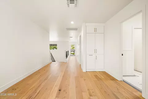 Entry Way - 4835 E Indianola Ave, Phoenix, AZ 85018 photo 4 of 6