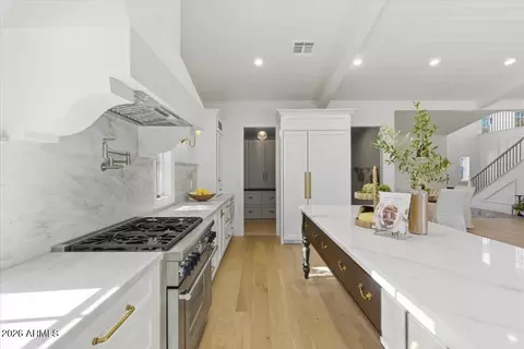 Kitchen - 4835 E Indianola Ave, Phoenix, AZ 85018 photo 6 of 6