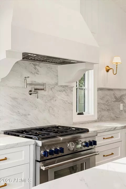 Kitchen - 4835 E Indianola Ave, Phoenix, AZ 85018 photo 2 of 6