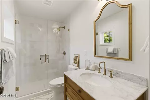 Bath - 4835 E Indianola Ave, Phoenix, AZ 85018 photo 9 of 9