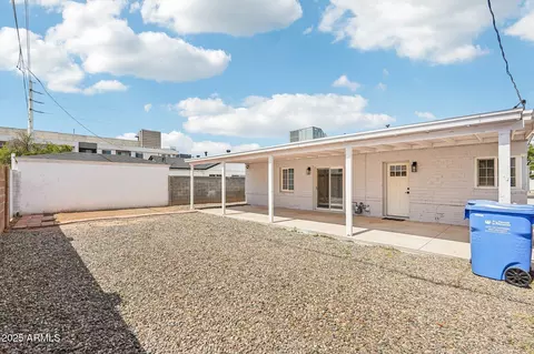 Exterior - 511 E Cheery Lynn Rd, Phoenix, AZ 85012 photo 5 of 6