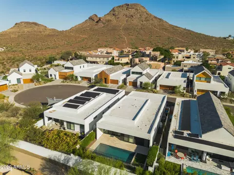 View/Area - 1729 E Winchcomb Dr, Phoenix, AZ 85022 photo 2 of 5