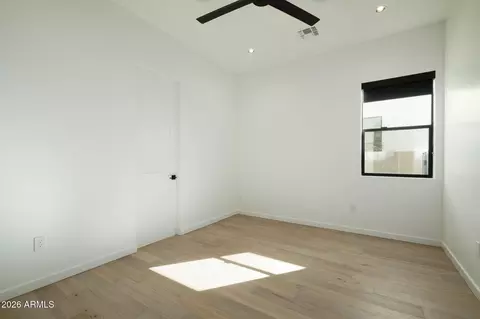 Bedroom - 1729 E Winchcomb Dr, Phoenix, AZ 85022 photo 3 of 4