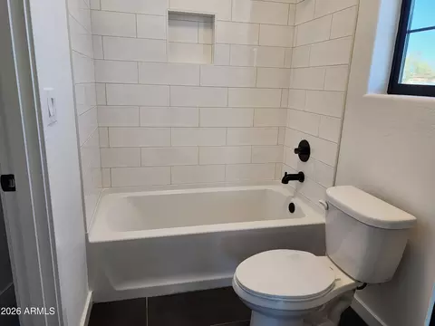 Bath - 1864 E New River Rd, Phoenix, AZ 85086 photo 5 of 8