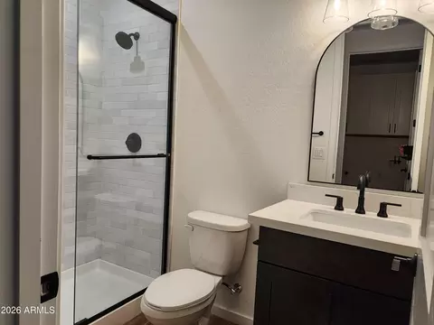 Bath - 1864 E New River Rd, Phoenix, AZ 85086 photo 2 of 8