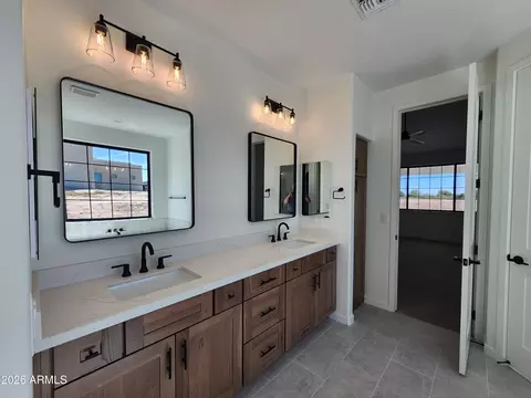 Bath - 1864 E New River Rd, Phoenix, AZ 85086 photo 7 of 8