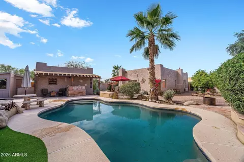 Exterior - 1802 E Stella Ln, Phoenix, AZ 85016 photo 8 of 9