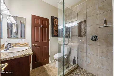 Bath - 1802 E Stella Ln, Phoenix, AZ 85016 photo 2 of 4