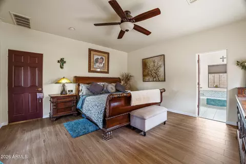 Bedroom - 1802 E Stella Ln, Phoenix, AZ 85016 photo 5 of 6