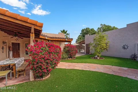 Exterior - 1802 E Stella Ln, Phoenix, AZ 85016 photo 5 of 9