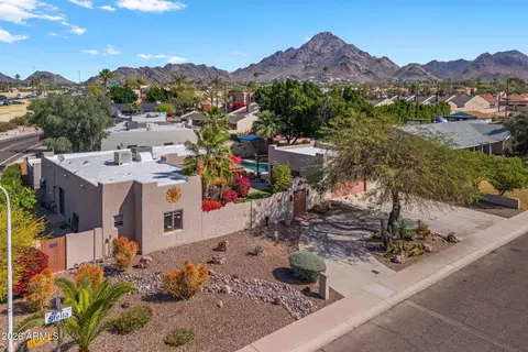 View/Area - 1802 E Stella Ln, Phoenix, AZ 85016 photo 1 of 2