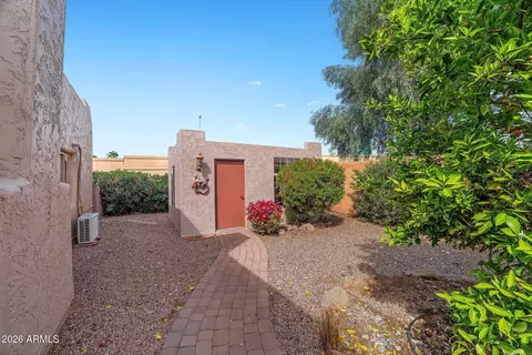 Exterior - 1802 E Stella Ln, Phoenix, AZ 85016 photo 9 of 9