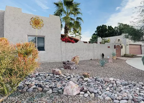 Exterior - 1802 E Stella Ln, Phoenix, AZ 85016 photo 2 of 9