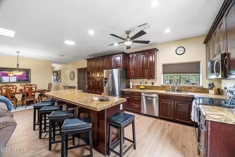 Kitchen - 1802 E Stella Ln, Phoenix, AZ 85016 photo 5 of 5
