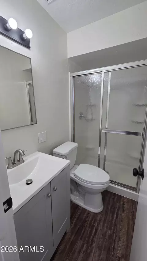 Bath - 4057 N 79th Dr, Phoenix, AZ 85033 photo 2 of 2