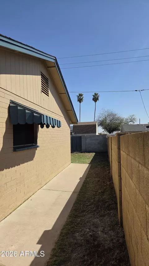 4057 N 79th Dr, Phoenix, AZ 85033