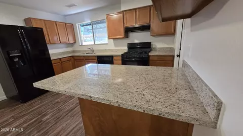 Kitchen - 4057 N 79th Dr, Phoenix, AZ 85033 photo 2 of 2