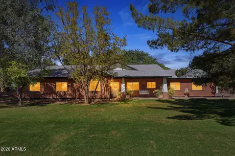 2076 E Willis Rd, Gilbert, AZ 85297