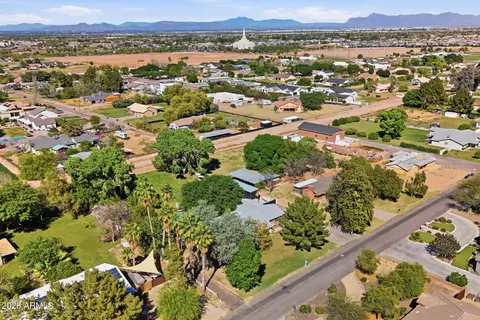 View/Area - 2076 E Willis Rd, Gilbert, AZ 85297 photo 4 of 12