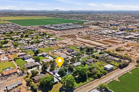 View/Area - 2076 E Willis Rd, Gilbert, AZ 85297 photo 10 of 12