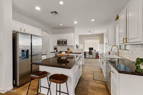Kitchen - 3468 E Arianna Ave, Gilbert, AZ 85298 photo 4 of 6