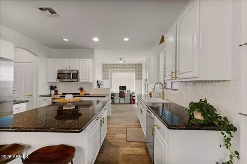 Kitchen - 3468 E Arianna Ave, Gilbert, AZ 85298 photo 2 of 6