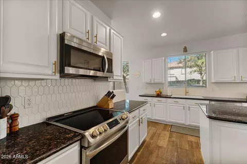 Kitchen - 3468 E Arianna Ave, Gilbert, AZ 85298 photo 5 of 6