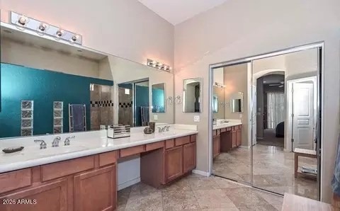 Bath - 2116 E Beautiful Ln, Phoenix, AZ 85042 photo 2 of 2