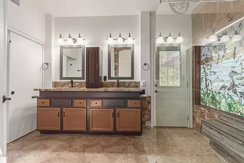 Bath - 2107 E Marco Polo Rd, Phoenix, AZ 85024 photo 1 of 4
