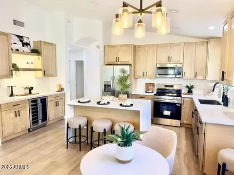 Kitchen - 11241 E Pronghorn Ave, Mesa, AZ 85212 photo 5 of 6