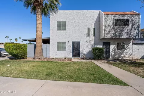 7555 N 47th Ln, Glendale, AZ 85301