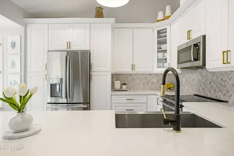 Kitchen - 601 E Silver Creek Rd, Gilbert, AZ 85296 photo 5 of 5